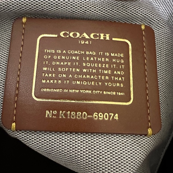 Coach Harmony Hobo 33 in leather with snakeskin detail- gold hardware- used once - Picture 9 of 10